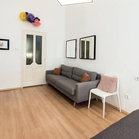 Cosy And Central Apartment With 4 Bedrooms And A/C Budapest Esterno foto