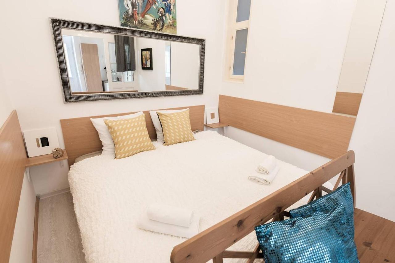 Cosy And Central Apartment With 4 Bedrooms And A/C Budapest Esterno foto