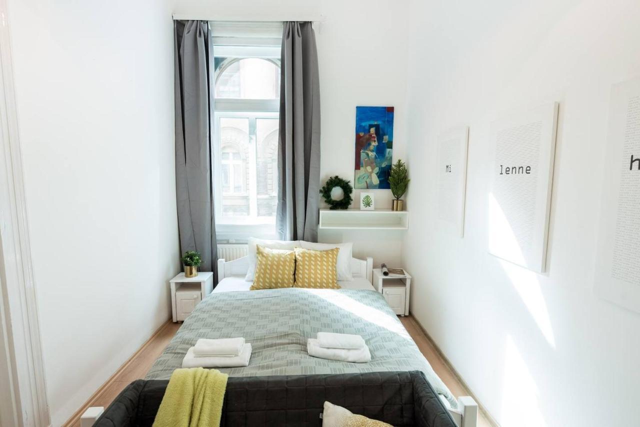 Cosy And Central Apartment With 4 Bedrooms And A/C Budapest Esterno foto