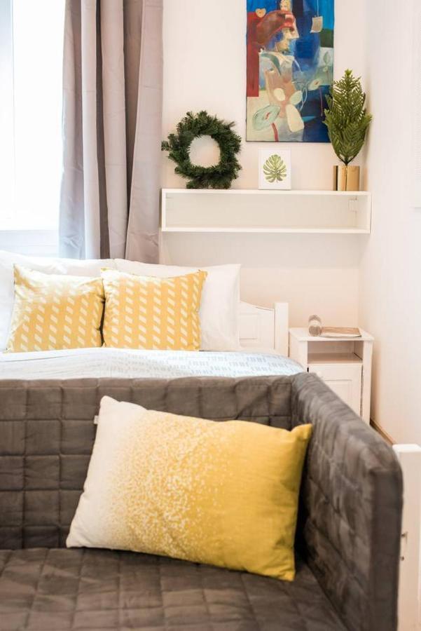 Cosy And Central Apartment With 4 Bedrooms And A/C Budapest Esterno foto