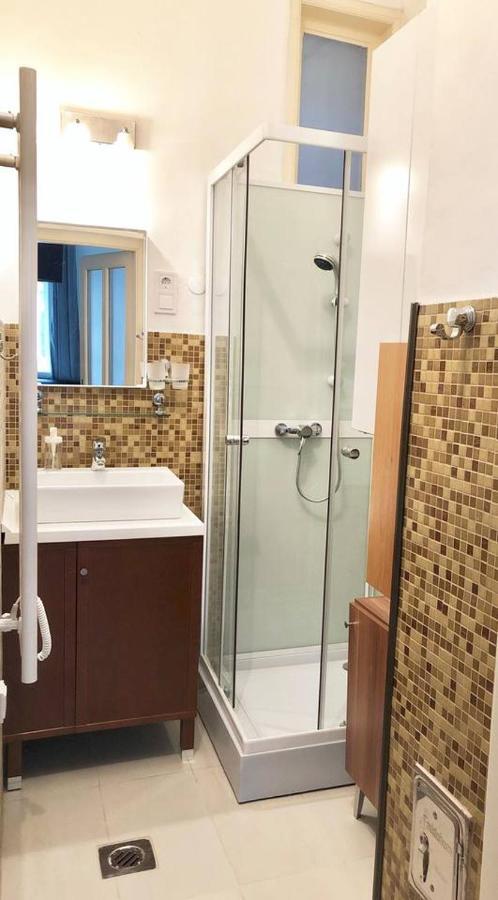 Cosy And Central Apartment With 4 Bedrooms And A/C Budapest Esterno foto