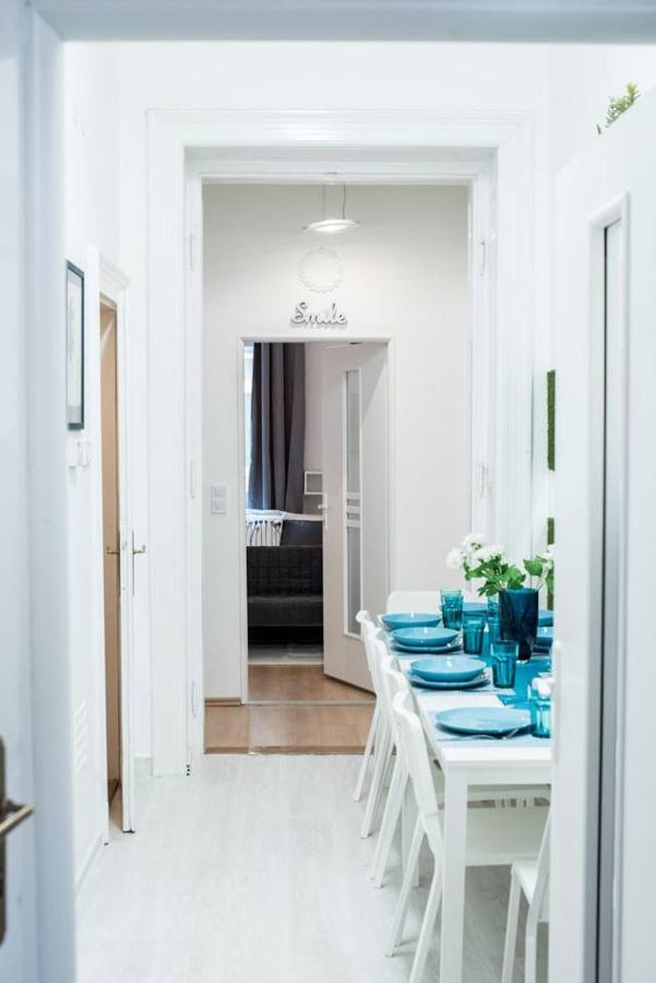 Cosy And Central Apartment With 4 Bedrooms And A/C Budapest Esterno foto