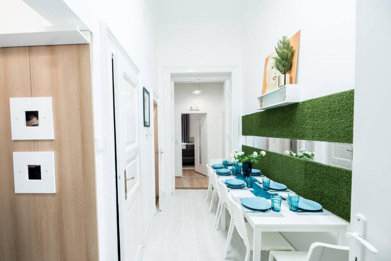 Cosy And Central Apartment With 4 Bedrooms And A/C Budapest Esterno foto