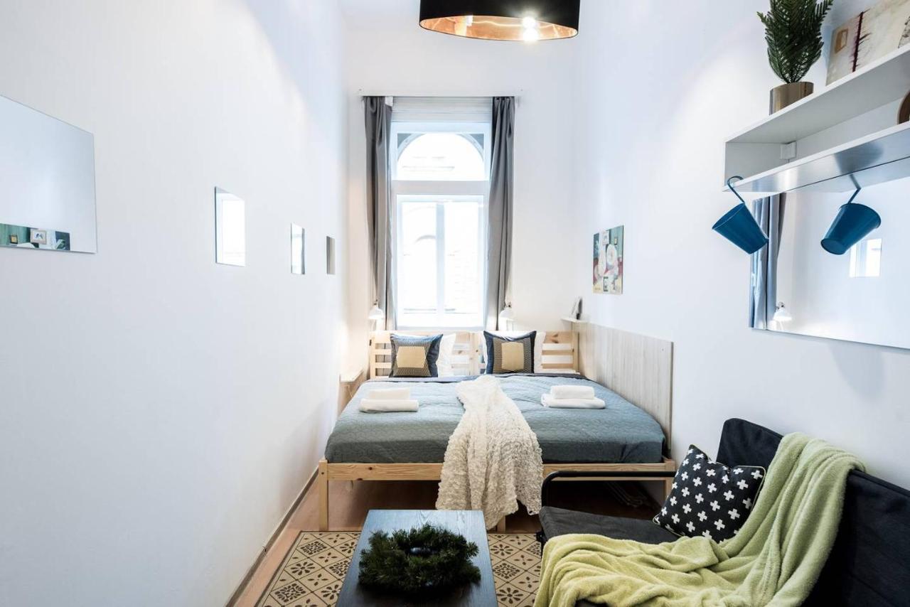 Cosy And Central Apartment With 4 Bedrooms And A/C Budapest Esterno foto